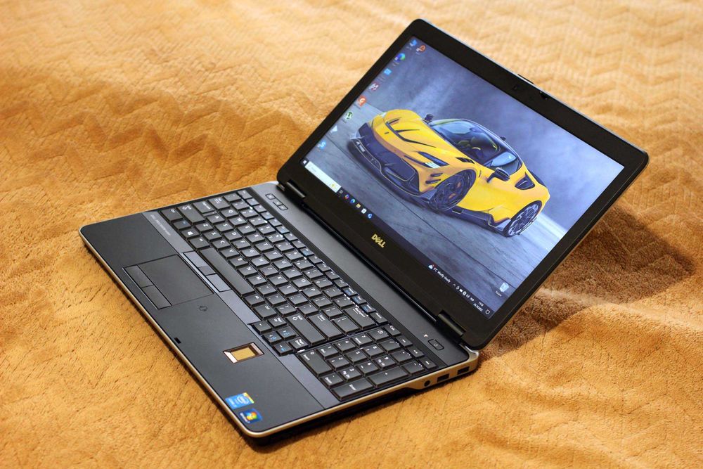 Dell m2800/i7-4810MQ 8x/Radeon Pro WX4170 2GB/16GB/SSD256/АКБ4ч/15 FHD
