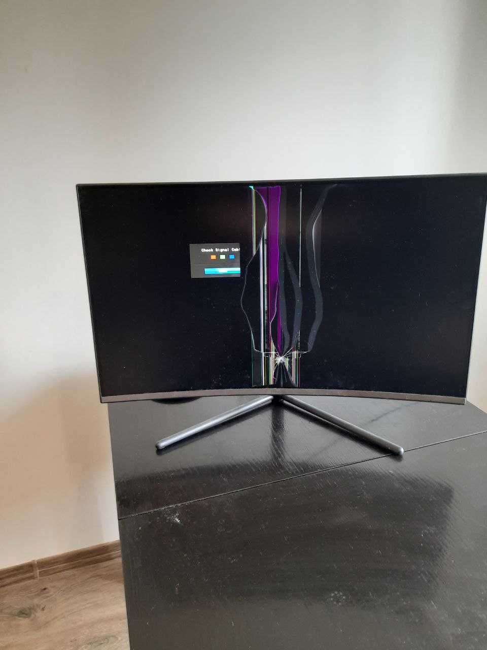 Samsung UHD Monitor Curved 32" UR59C (Розбита матриця)
