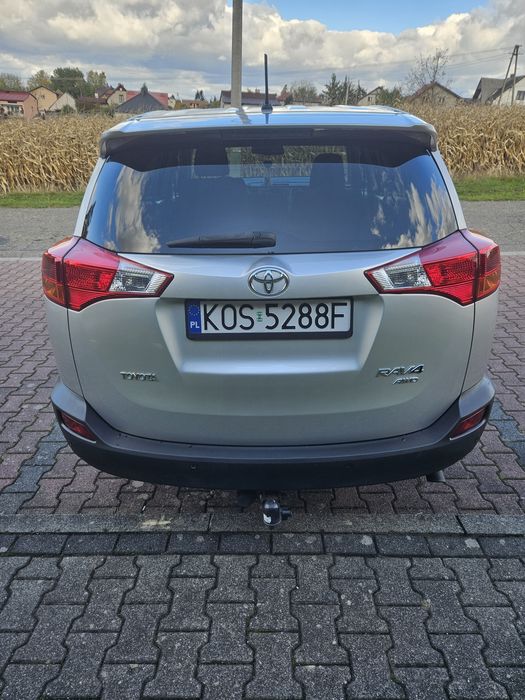 Toyota rav4 2015 rok