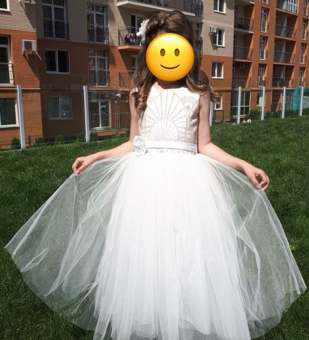 Нарядна сукня для дівчинки