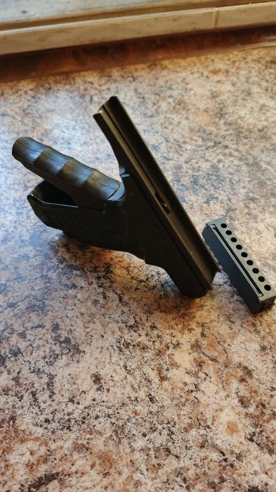 Пістолет іграшковий на пістонах