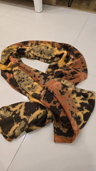 Długi szalik z wiskozy