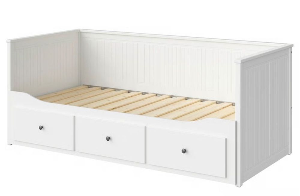Łóżko Ikea Hemnes z dwoma materacami