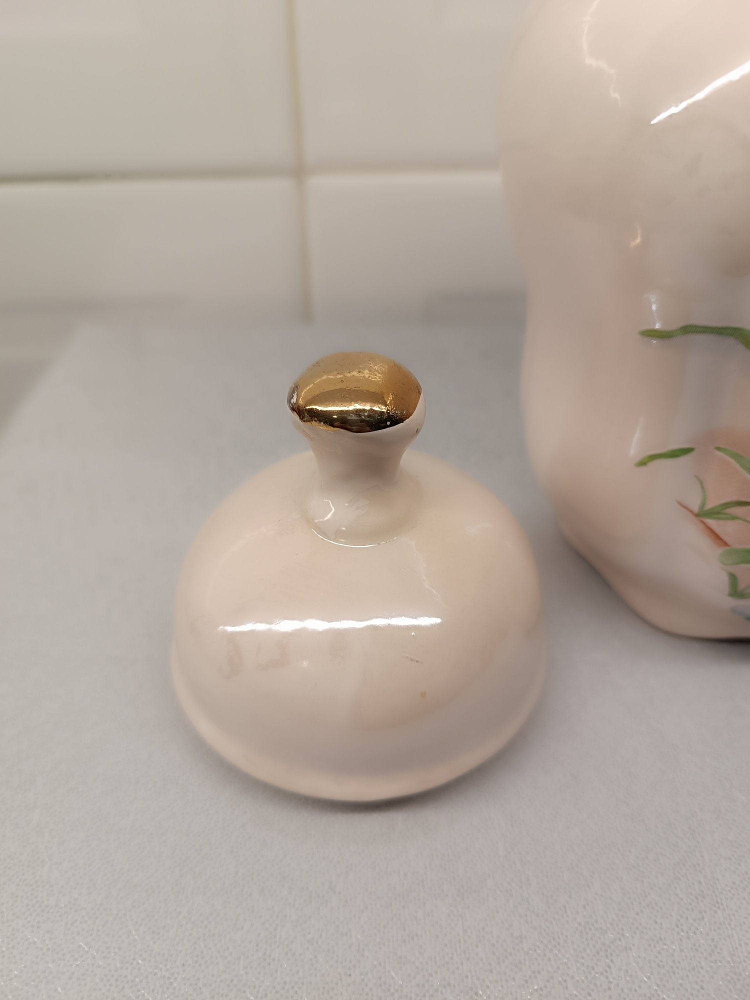 Jarra Flores em Porcelana Antiga. 15 cm