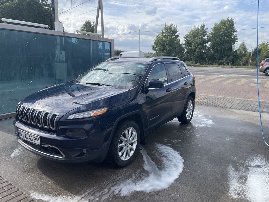 Продам jeep cherokee 2015 року випуску