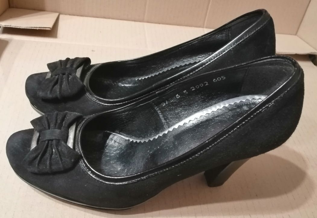 Buty na obcasie rozmiar 37