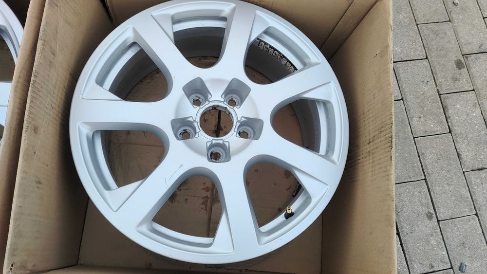 Oryginalne Felgi Aluminiowe Audi A4 B8 17 5x112 7J ET37