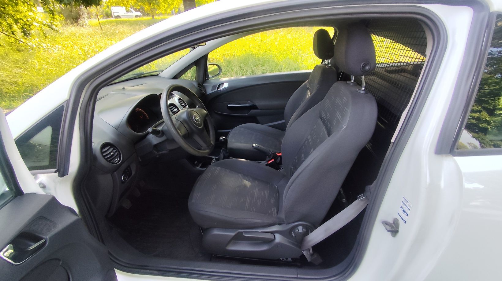Opel corsa 1.3 CDTI 2014 Bom estado geral kms REAIS ar condicionado