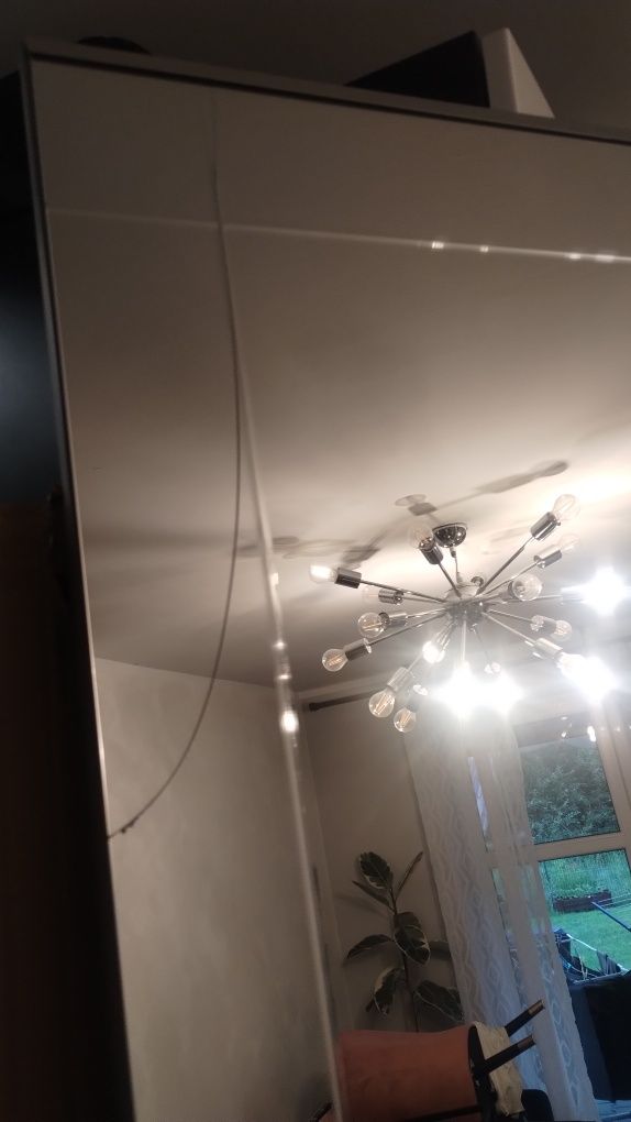 Lustro 230x50 z frontu szafy PAX lekko pęknięta