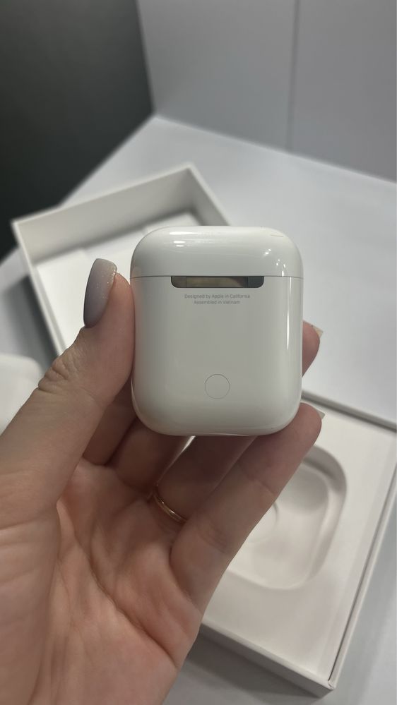Навушники AirPods