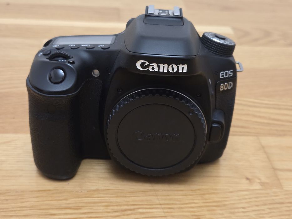 Фотокамера Canon 80d body