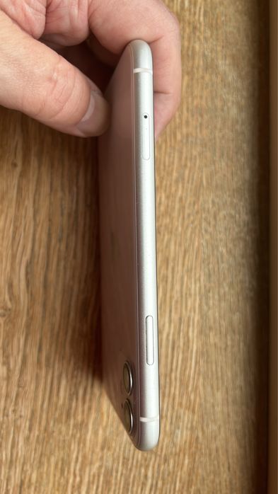 iPhone 11 branco em excelente estado