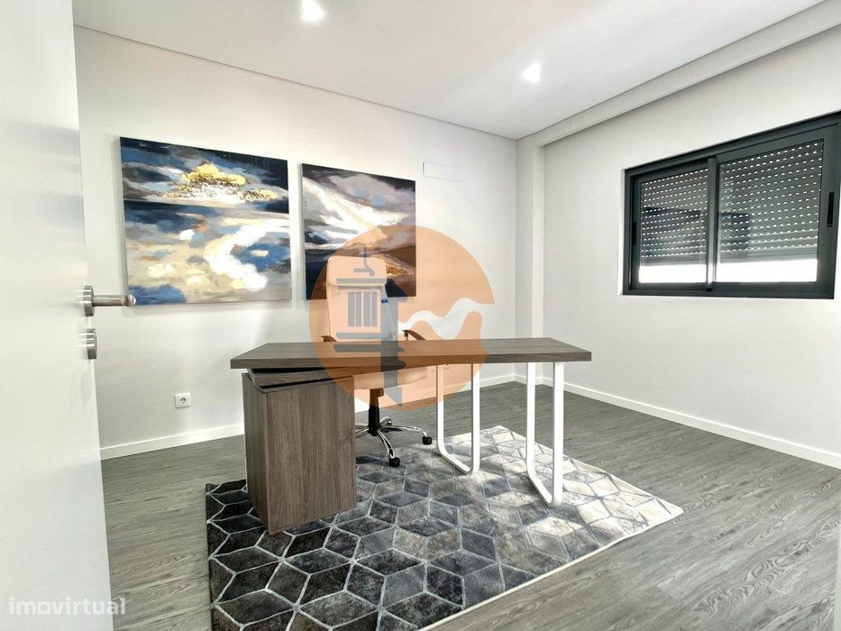 Apartamento T3 em Condomínio com Piscina, NOVO!!!