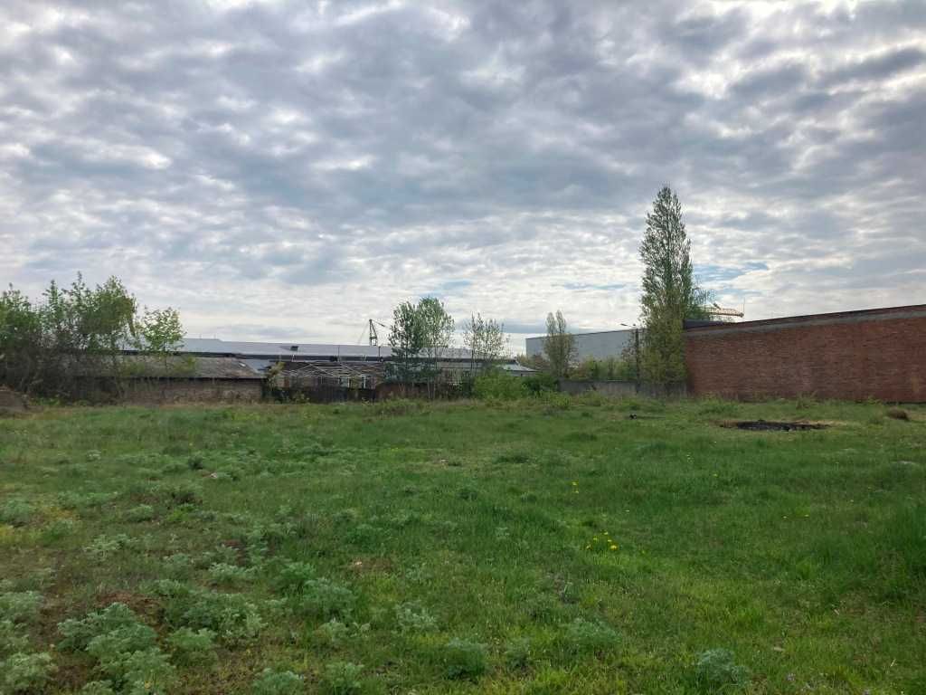 Продам базу у місті Вінниця. У Замостянському районі міста.