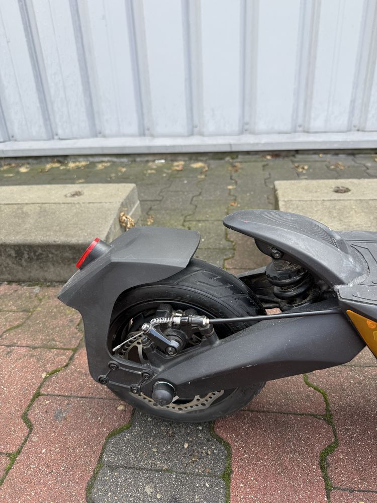 Hulajnoga Elektryczna Ruptor R6 V3 | 2*800W 20Ah 48V