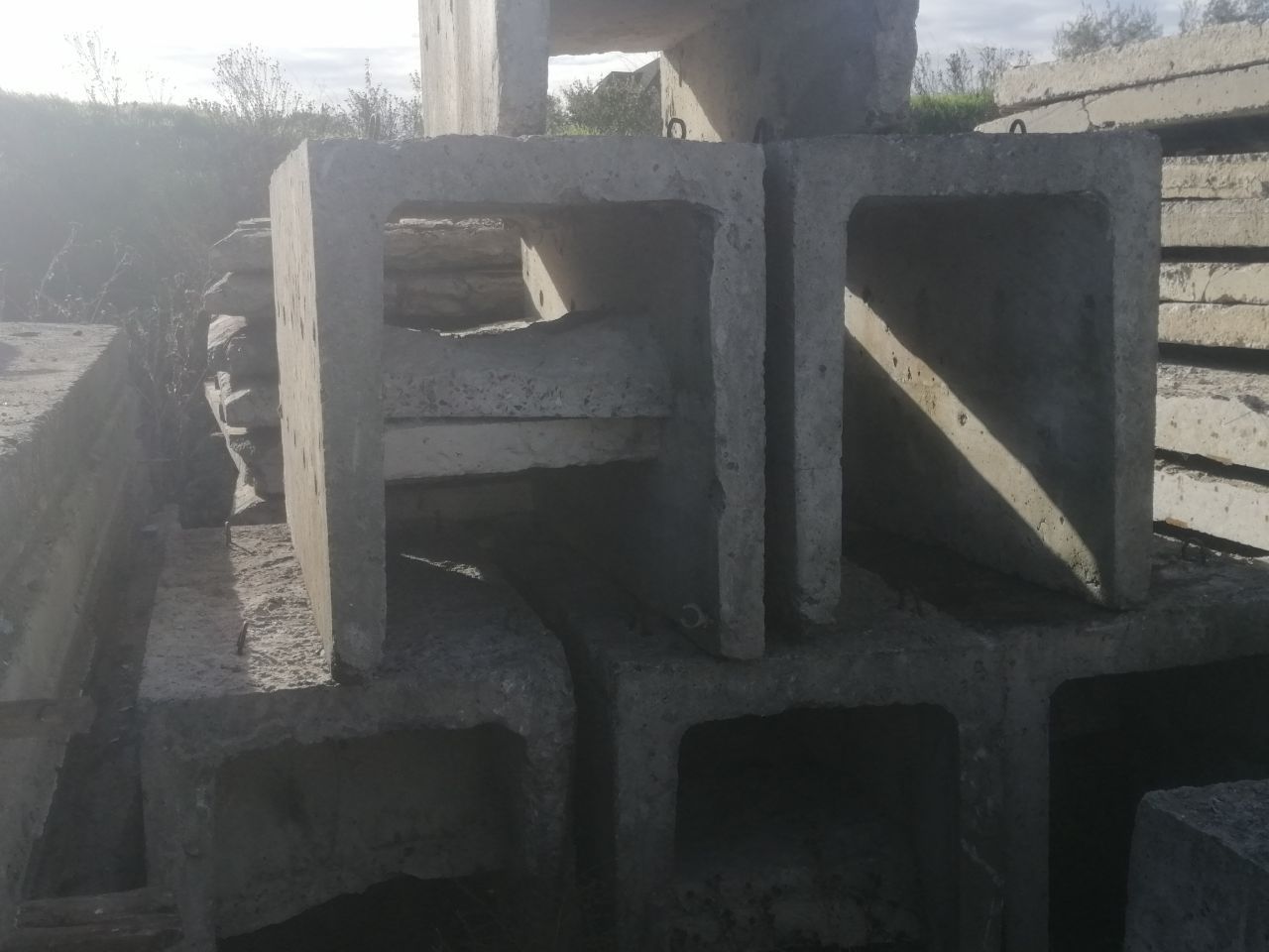 Заборные плиты б/у. Лотки Водоотводные