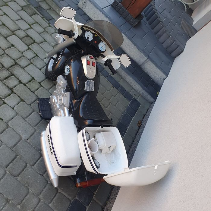 Motor policyjny na akumulator