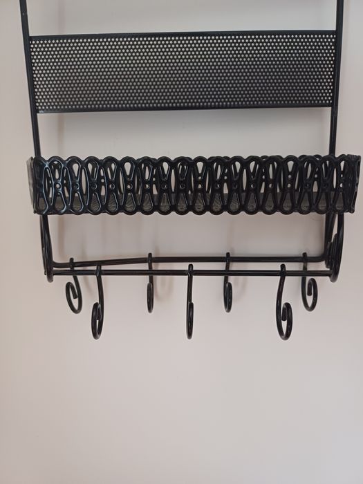 Porta-jóias metálico preto