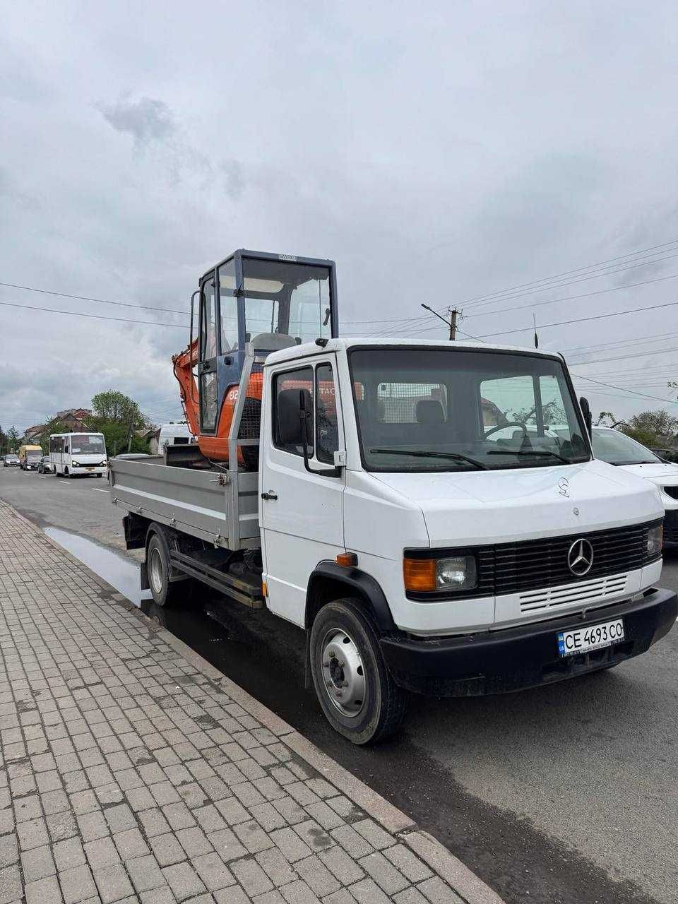 Послуги міні екскаватора Hitachi 2.6т