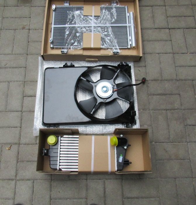 SUZUKI SWIFT 1,3 DDIS 2005 - komplet chłodnic woda klima wiatrak coler