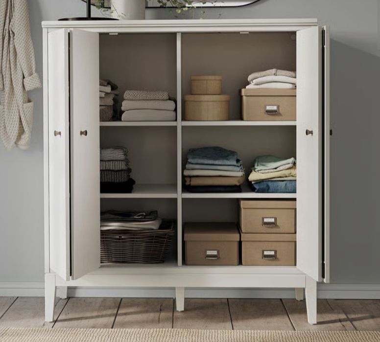 Armário com portas dobráveis