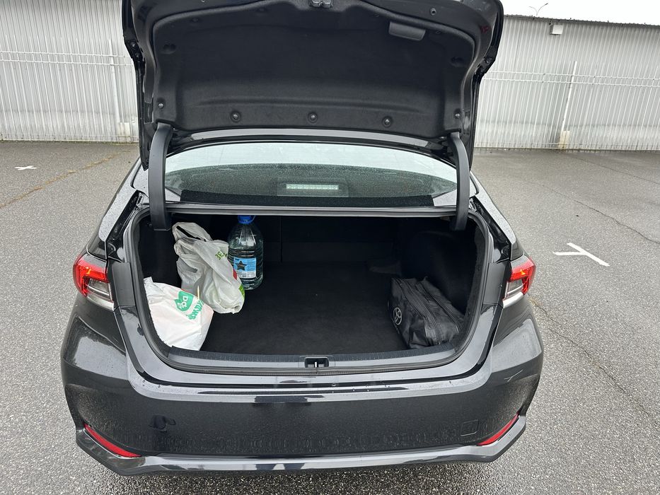 Продам Toyota Corolla HHYBRID