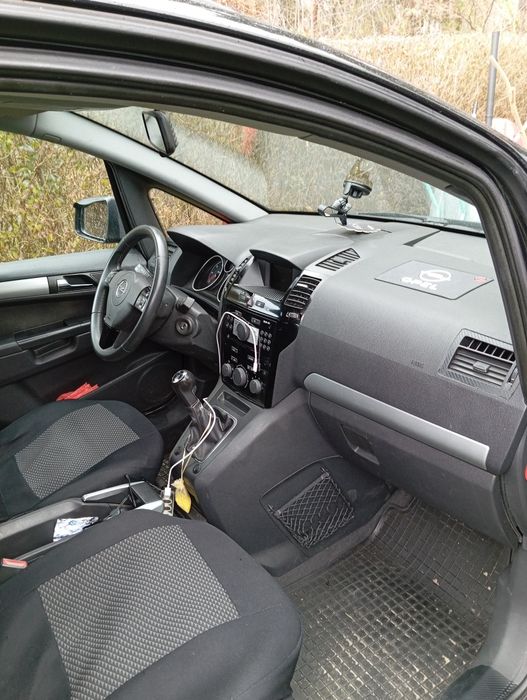 Pilnie sprzedam  Opel Zafira b
