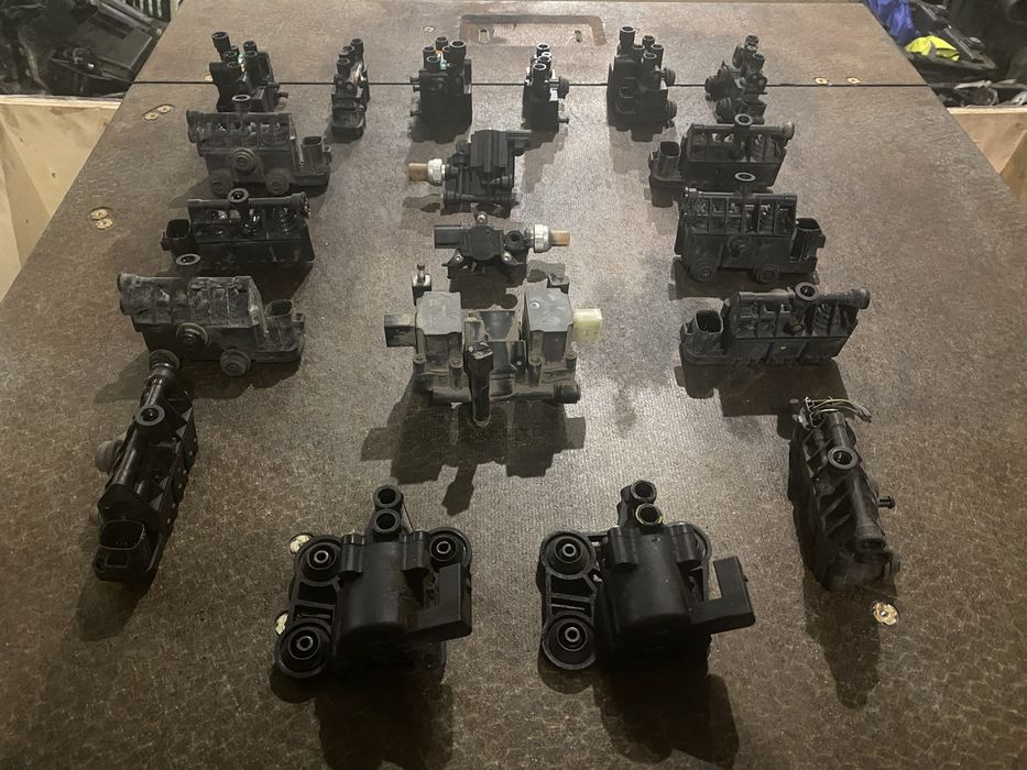 Блок Клапанів Пневмо Range Rover L405 L322 L320