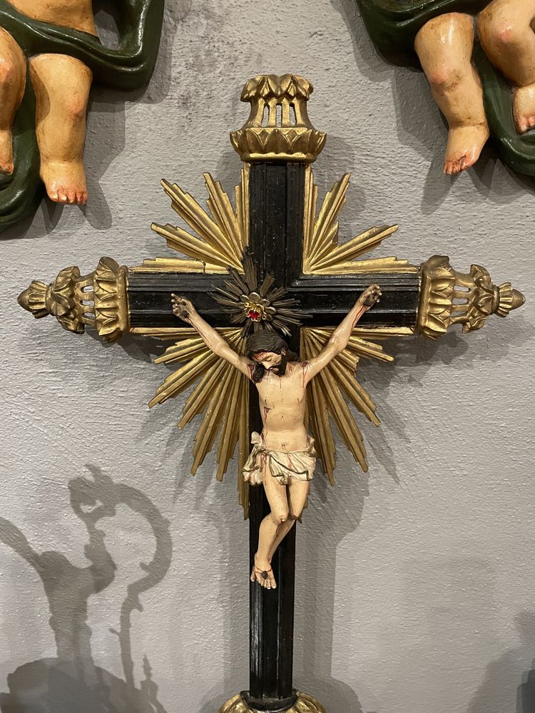 Cruz em madeira policromada seculo XIX resplendor prata