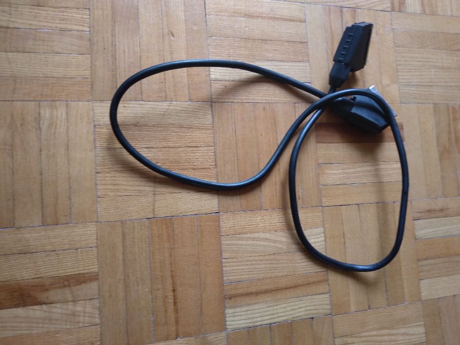 Kabel zasilajacy do radia (1 sztuka) i kable euro 2 szt.