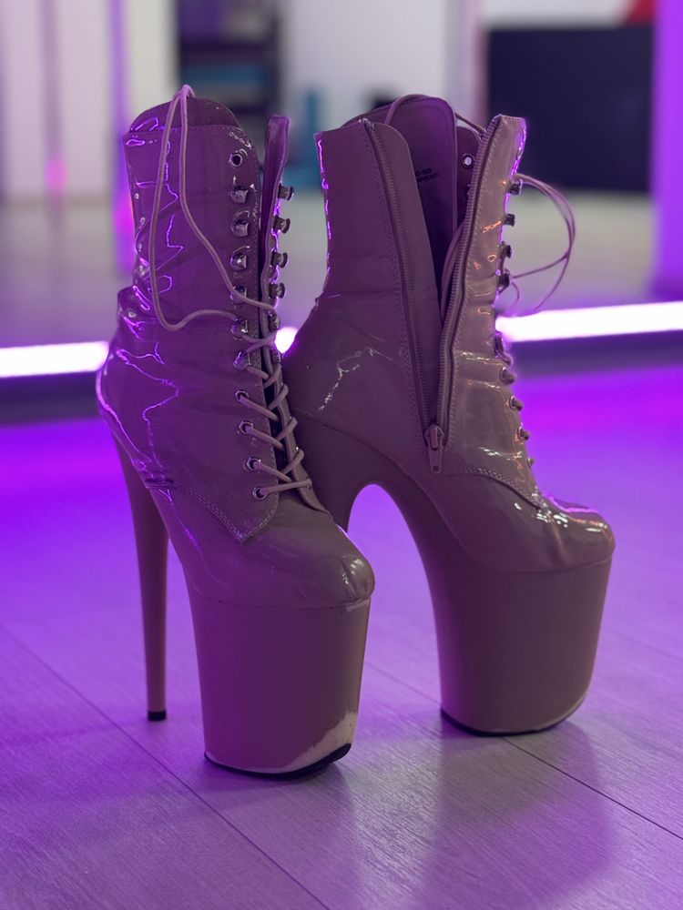 Продам стріпи pleaser трійки