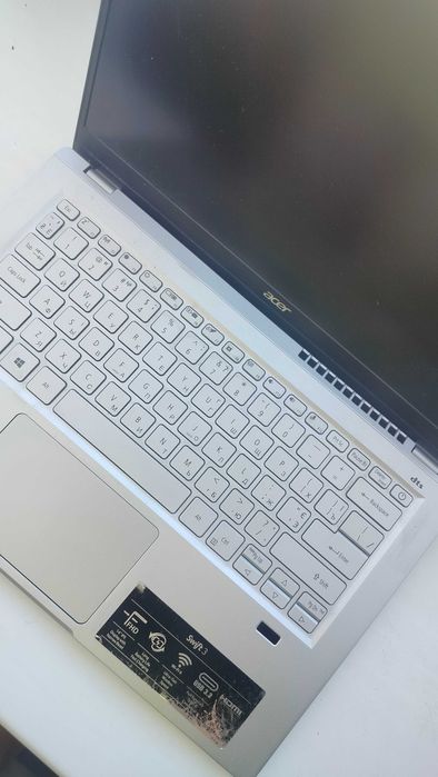 Ноутбук Acer (3 роки йому)