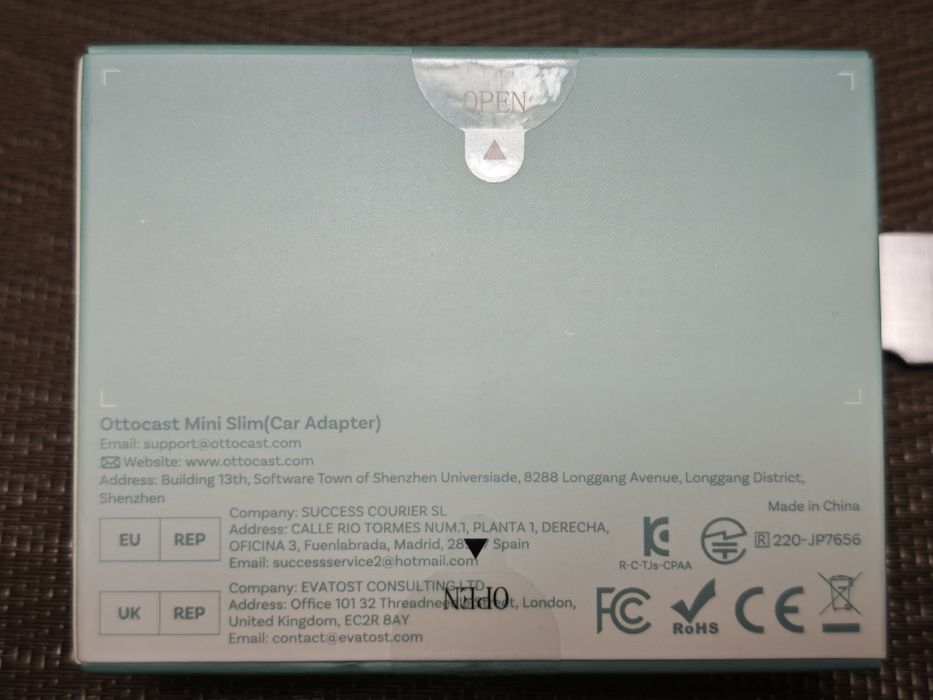 Беспроводной адаптер Otocast Mini Slim для CarPlay / Android Auto