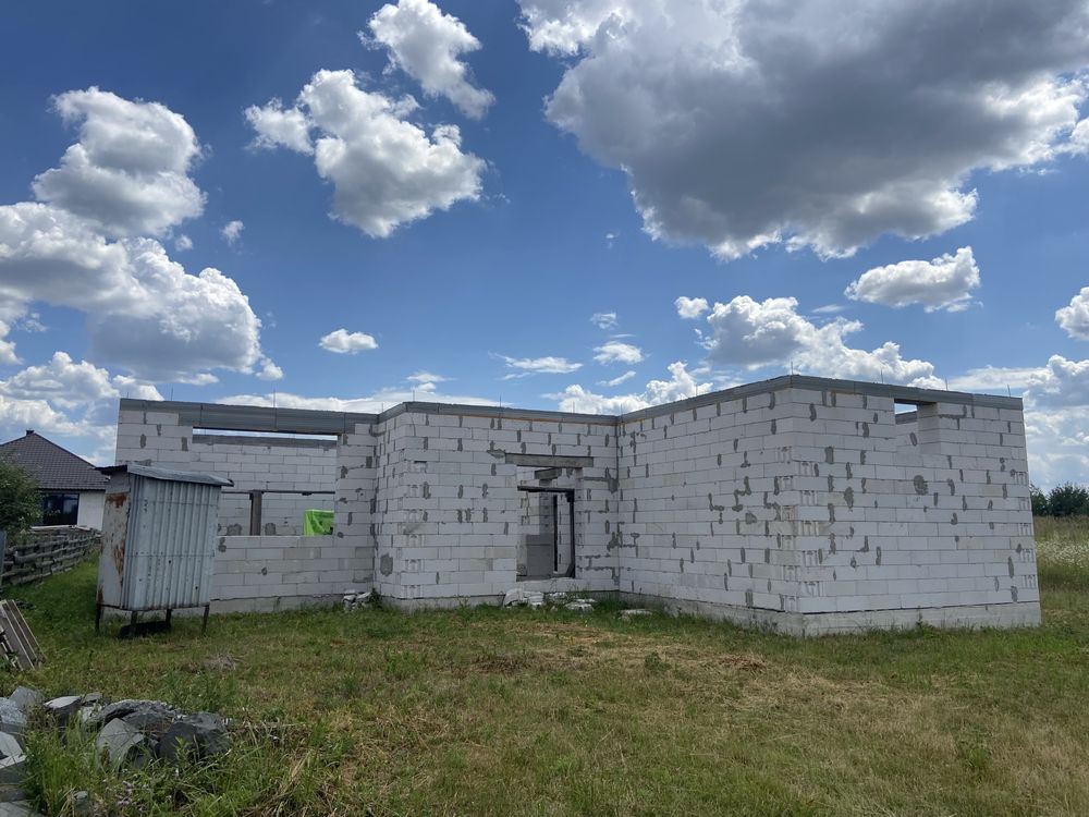 Продам недобудову по вул . Залізничній р-н  Крошні
