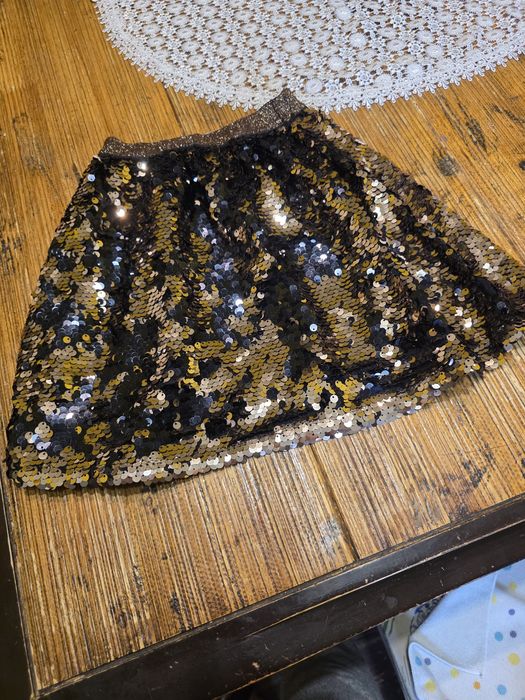 Wystrzałowa spódniczka z cekinami