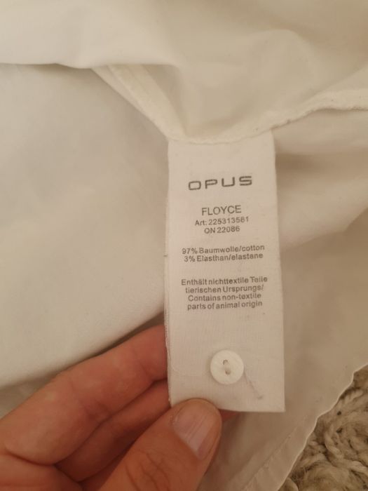 Біла блуза сорочка