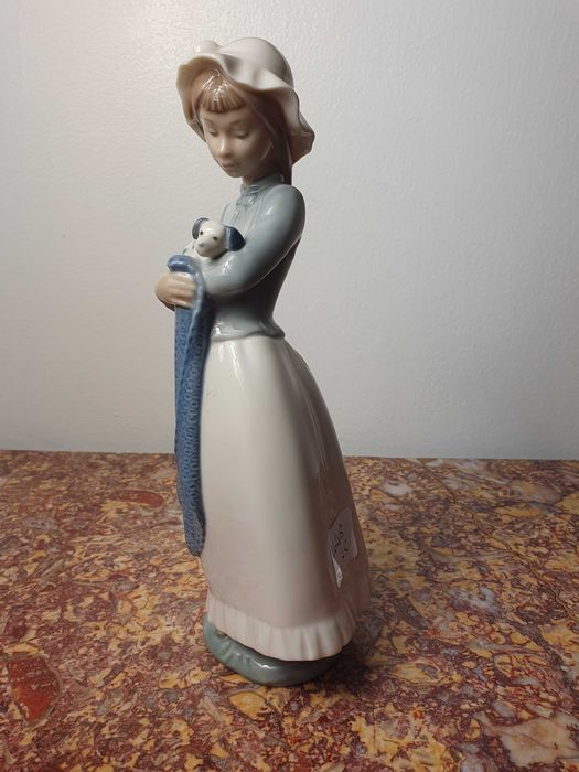 Duża Figurka NAO Lladro Dziewczyna z pieskiem Porcelana Hiszpania 26cm