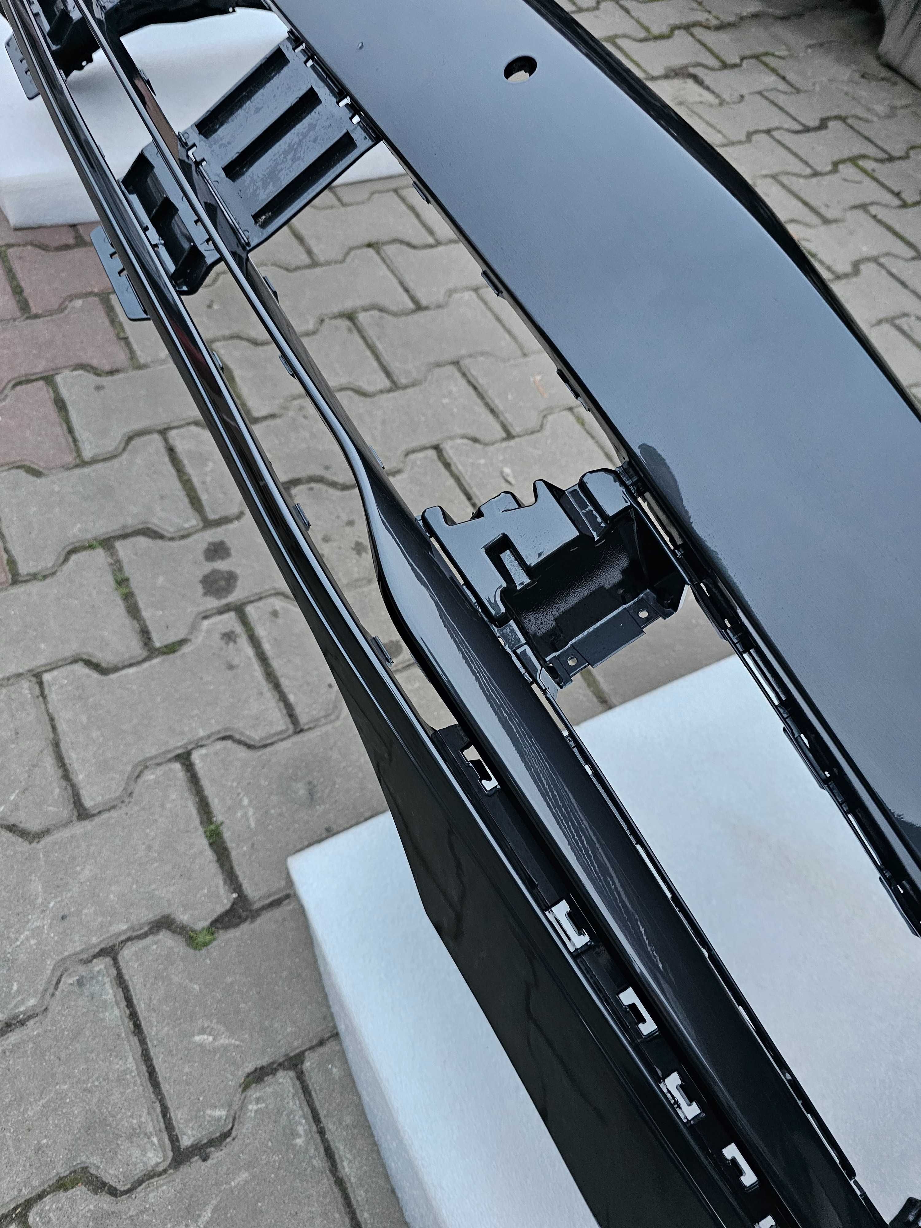 Zderzak Przód Volkswagen Passat B8 PDC Kod lakieru LB7R IDEALNY