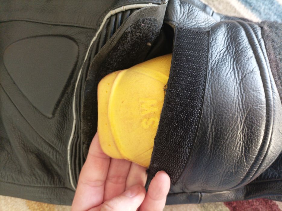 Calças em pele para mota