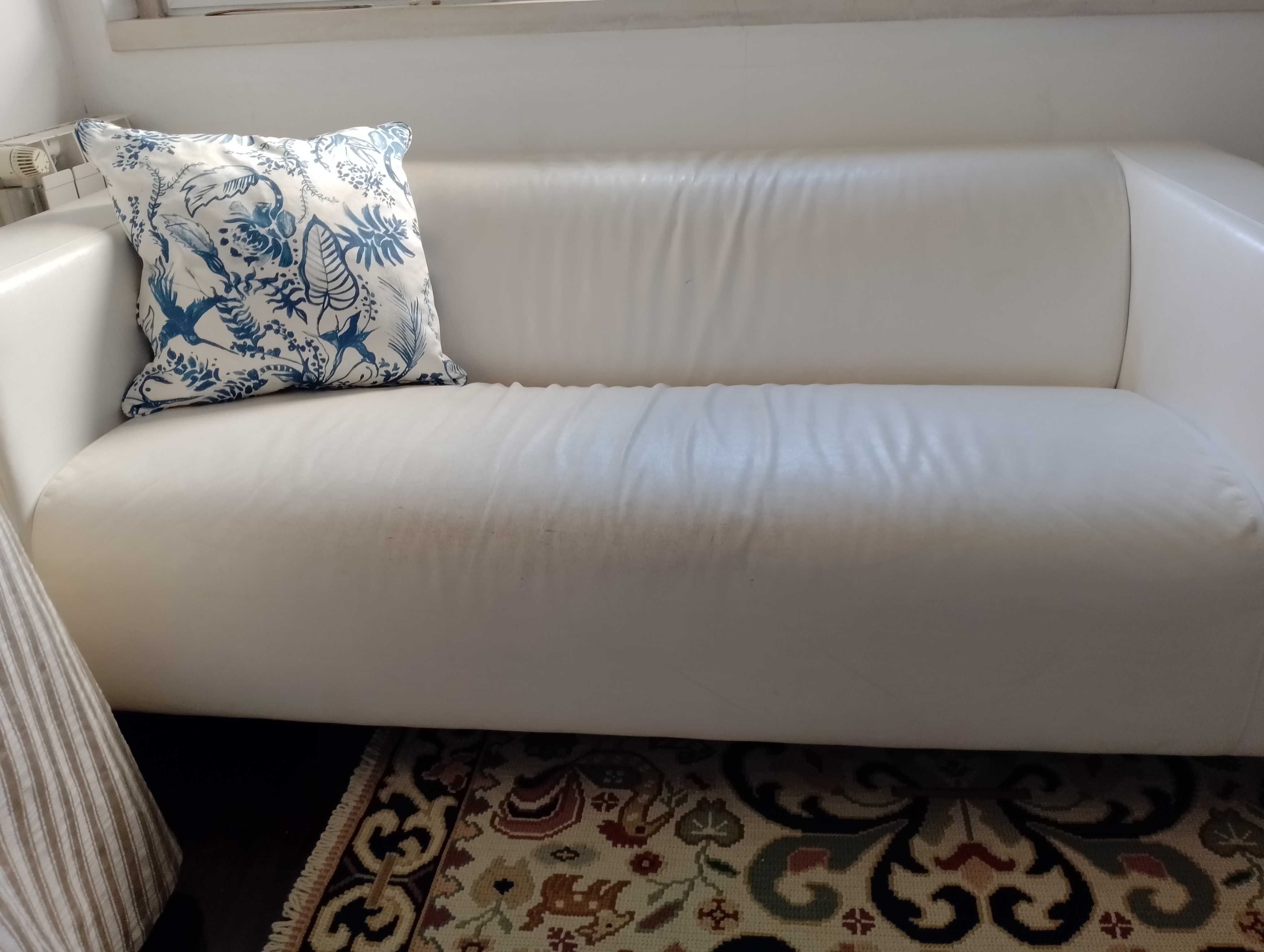 White Leather Sofa, 3 seater. Soft seating. Design contemporâneo.