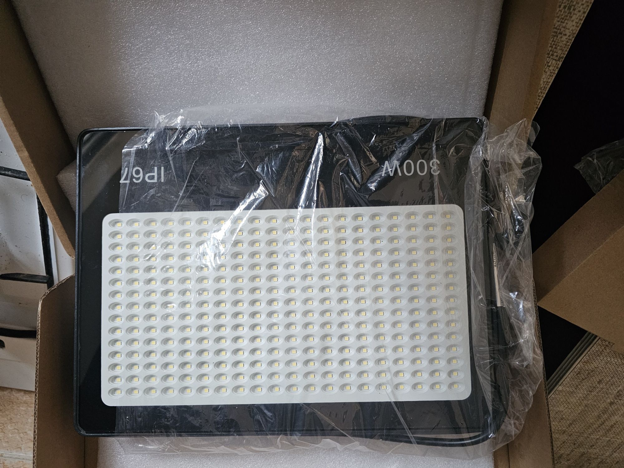 Reflektor LED HAPYLUMI 300 W