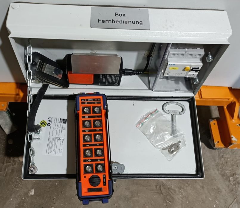 Szafa sterownicza do dźwigu lub maszyn budowlanych