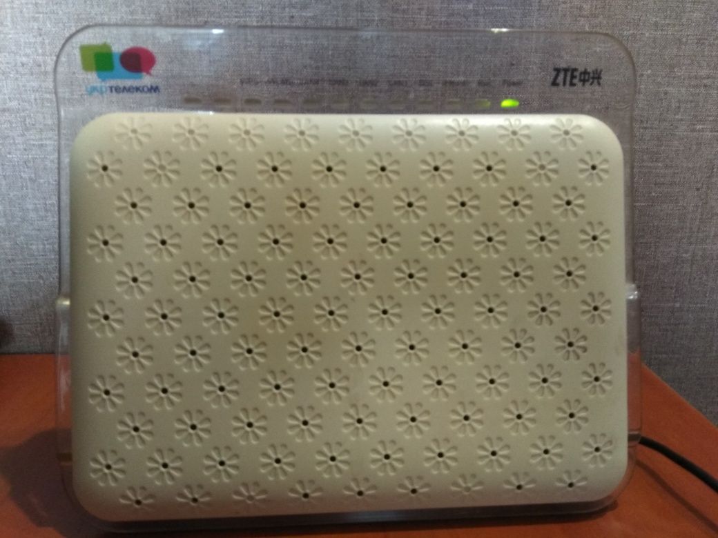 Модем з  Wi Fi. ZTE Home Gateway ZVX10 H108L