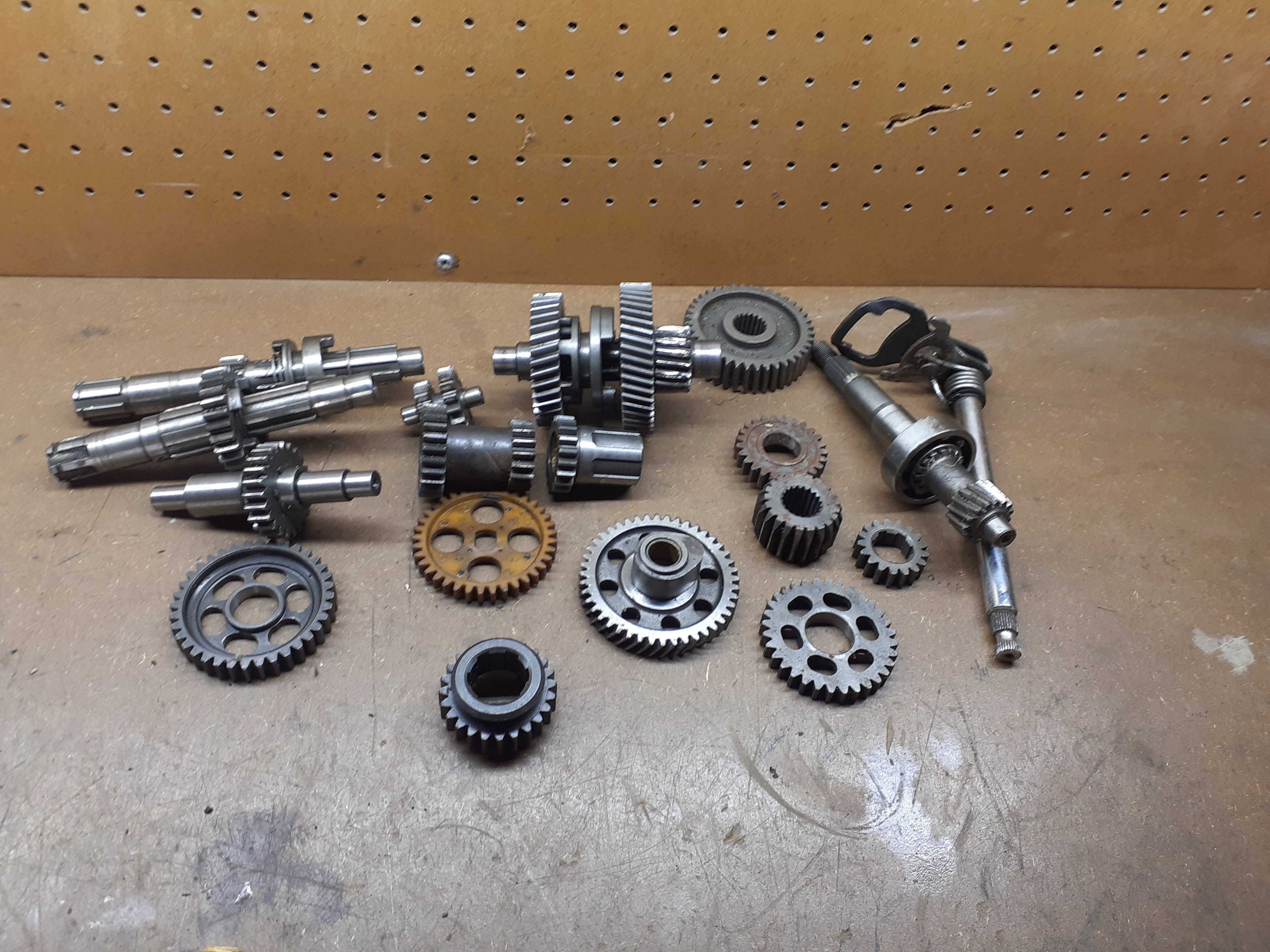 Skrzynia biegow 4+R quad 200 250