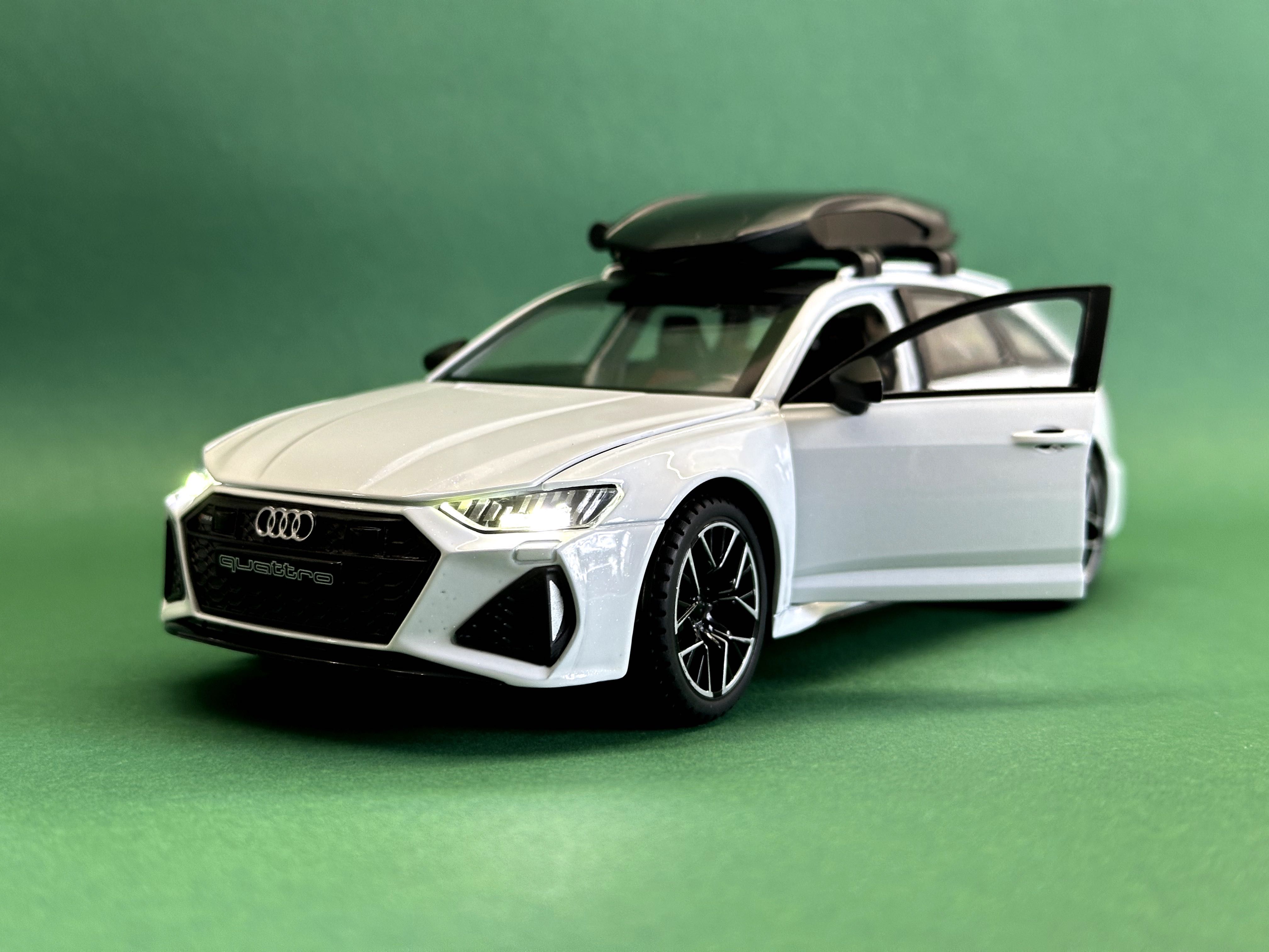 1:24 Audi RS6 combi quattro - model/zabawka, biały