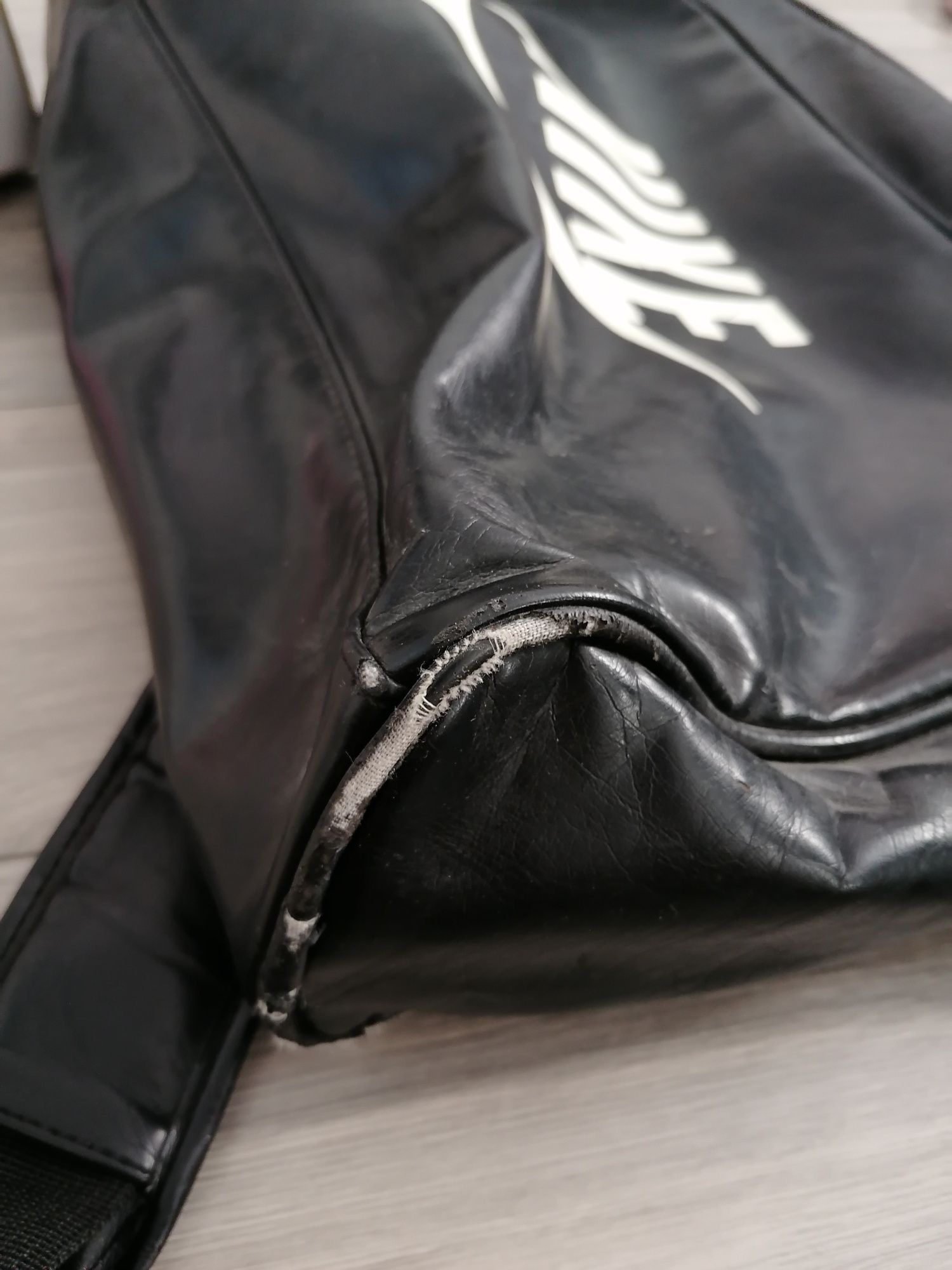 klasyczna torba do szkoly na laptopa nike czarna duża
