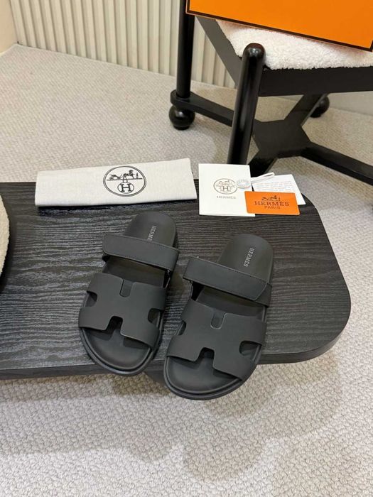 HERMES Chyre sandały luksusowa propozycja na lato buty