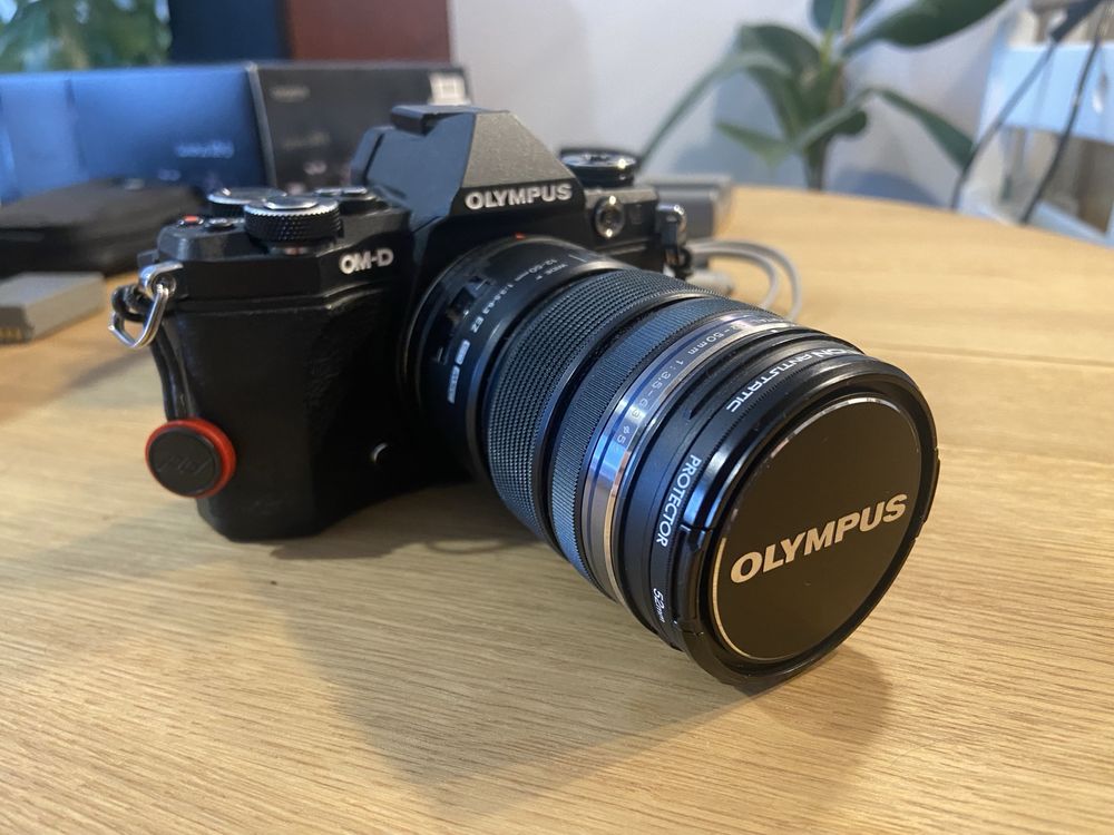 Aparat Olympus OM-D E-M5 II a- jak nowy