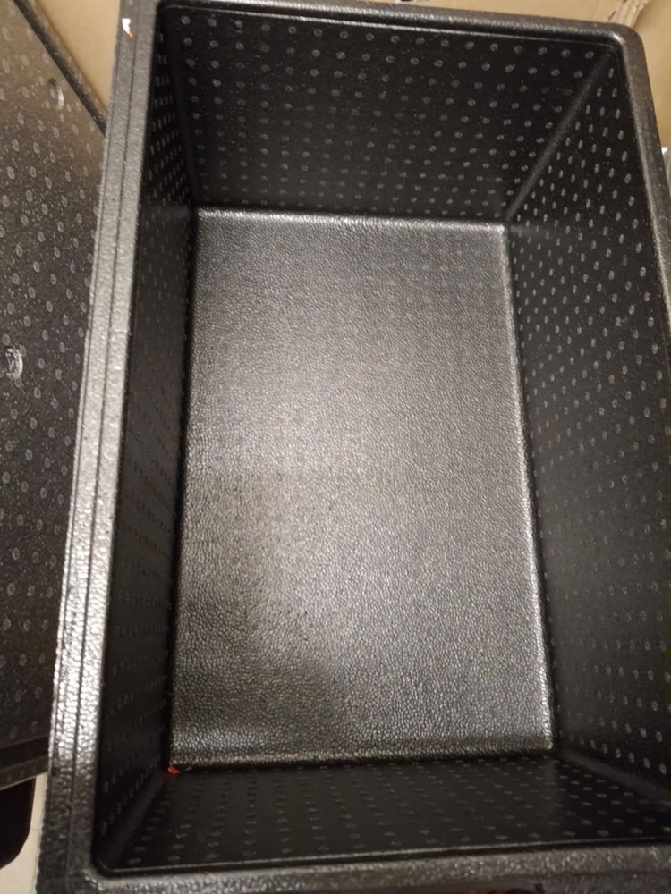 Pojemnik termoizolacyjny