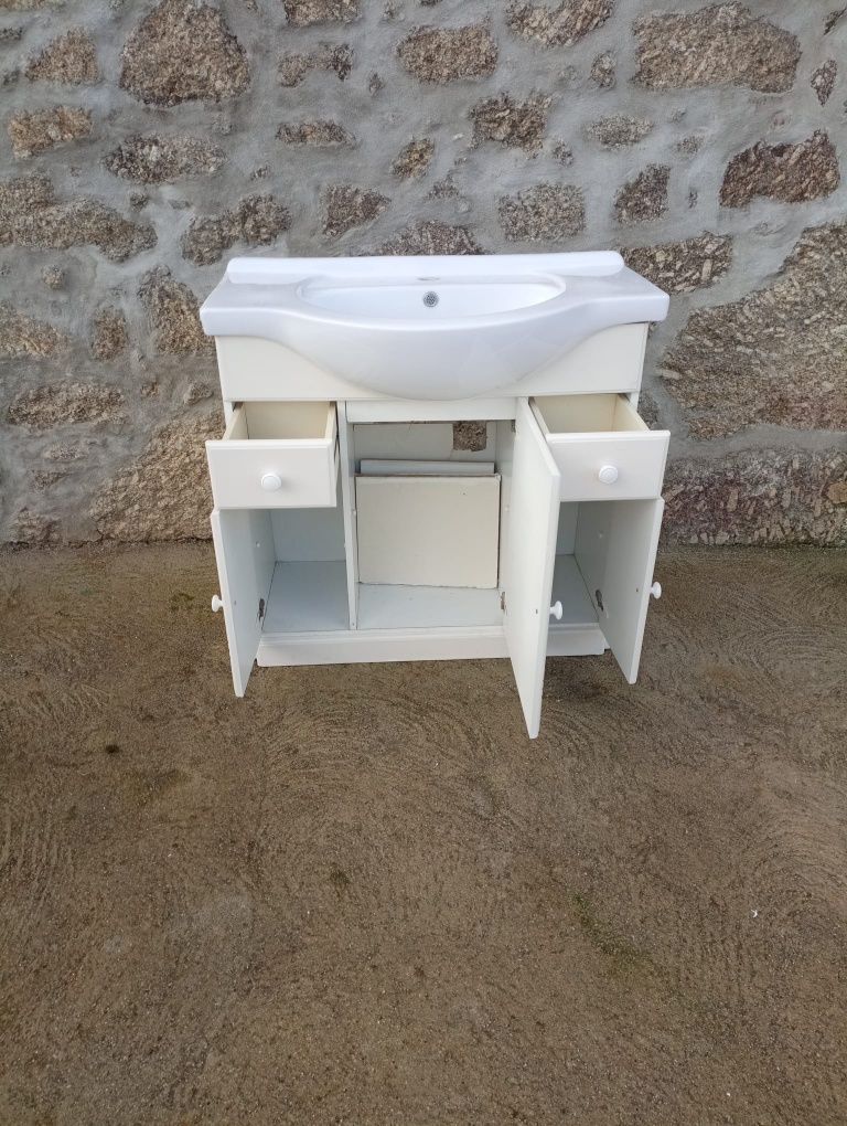 Móvel de WC com espelho